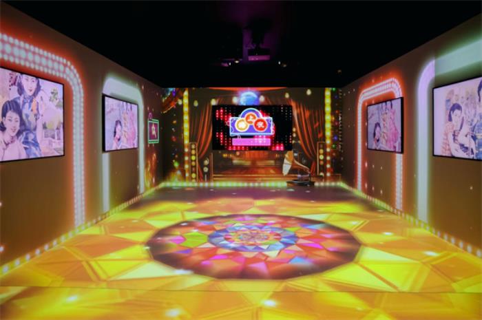 三星攜手ART SHANGHAI用”AI”藝術構建光影中的摩登生活