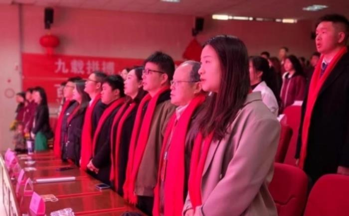 六盤水市培文學(xué)校中考百日誓師：梔子花開時(shí)，破繭成蝶！