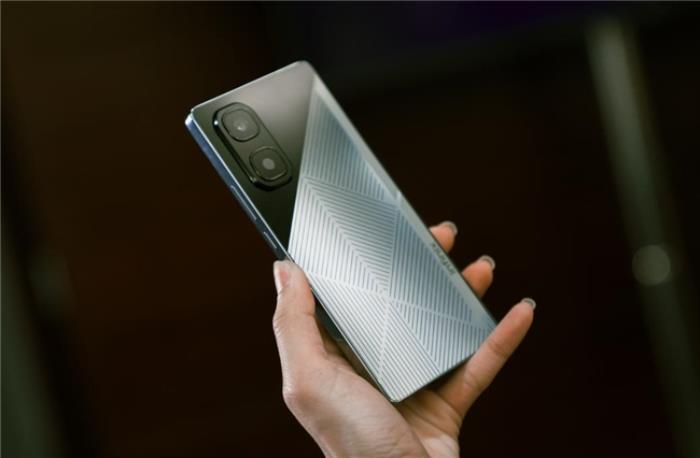 傳音Infinix鈣鈦礦光伏儲能技術(shù)成果亮相2025中關(guān)村論壇年會(huì)