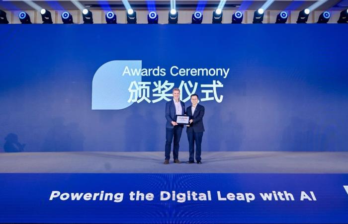 亞信科技、TMF聯(lián)合舉辦2025北京峰會 引領(lǐng)數(shù)字躍升 共建“數(shù)智共同體”