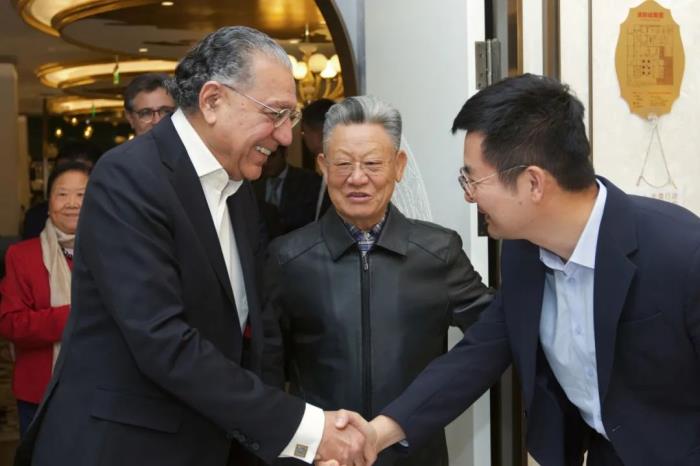 聯(lián)合國前副秘書長沙祖康一行到訪信也科技