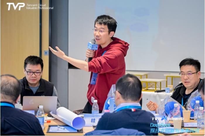 探秘 DeepSeek 落地進(jìn)展，騰訊云攜手業(yè)界專(zhuān)家共話(huà) AI 生產(chǎn)力