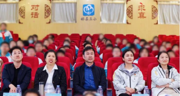以“筆”為徑 用AI守護(hù)，阿爾法蛋愛心捐贈惠及北京懷柔三小師生