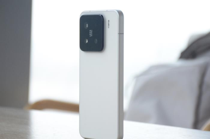 小米手機不甘示弱！小米15暴跌821元，驍龍8至尊版+5400mAh+IP68