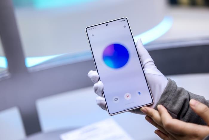 三星Galaxy S25系列：從語聊視界到智能交互 AI正在學(xué)會“陪伴”