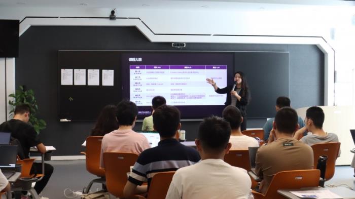 聯(lián)想發(fā)布人工智能通識課解決方案，全面助力中小學(xué)人工智能教育普及