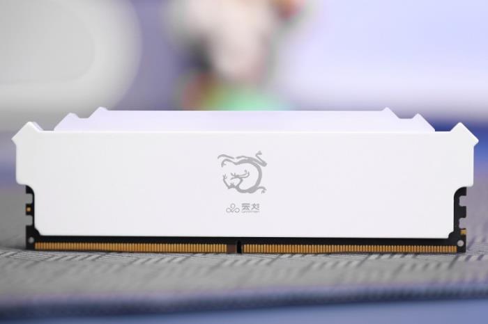 硬控發(fā)熱，一鍵躍至6400MT/s，「煌」系列DDR5內(nèi)存超頻體驗