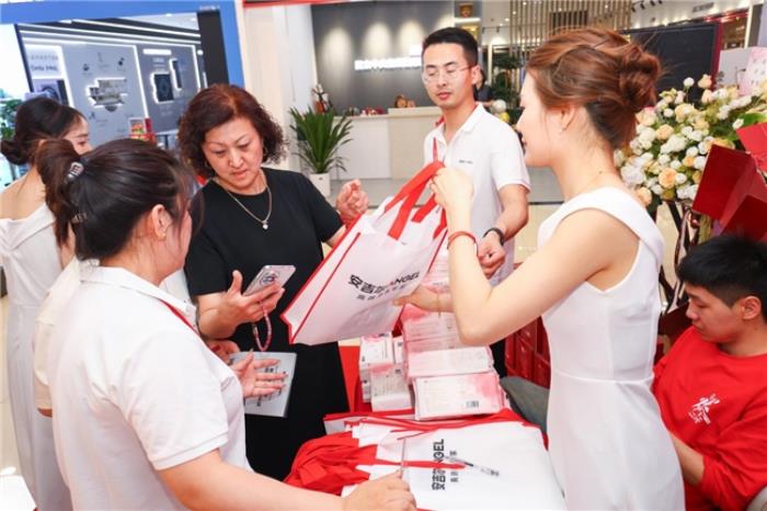 安吉爾亞洲一號店盛大開業(yè)：立足家裝潮流高地，引領(lǐng)凈水消費新趨勢