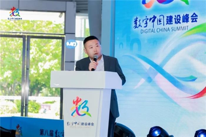 中國(guó)電子云聯(lián)合天數(shù)科技、清程極智發(fā)布國(guó)產(chǎn)芯訓(xùn)推優(yōu)化解決方案
