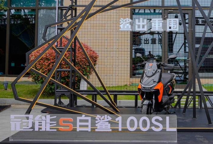 2000萬用戶驗證！雅迪冠能S四大新品上市，長續(xù)航抗衰減領(lǐng)先行業(yè)