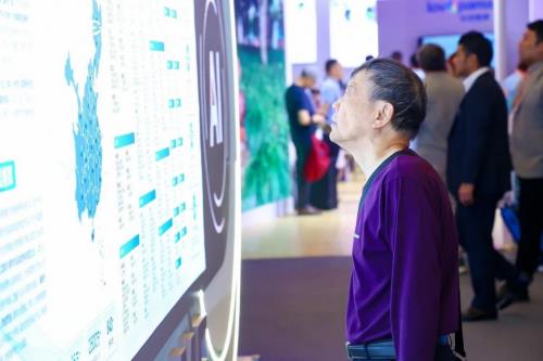 ?天與養(yǎng)老“AI+養(yǎng)老 無為養(yǎng)老系統(tǒng)”引爆2025上海老博會，開啟智慧養(yǎng)老“無感”新時代