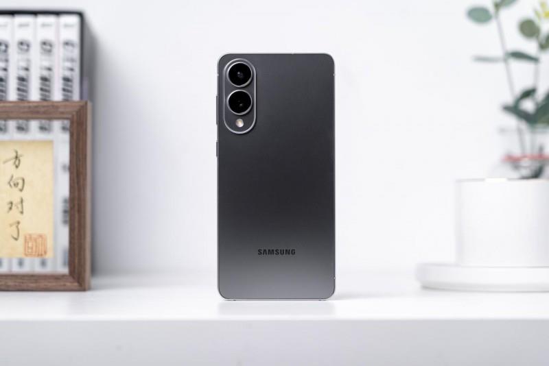 眼前一亮！三星Galaxy S25 Edge深度評(píng)測(cè)：輕薄旗艦的創(chuàng)新與實(shí)力
