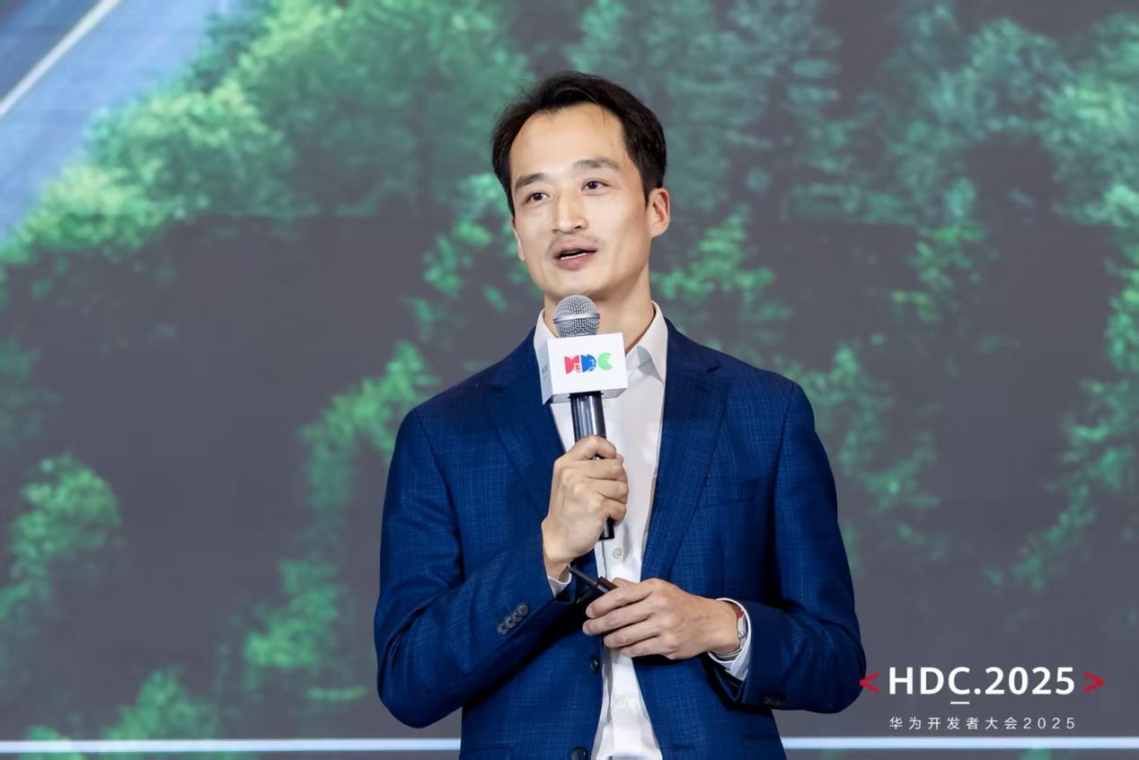 持續(xù)戰(zhàn)略投入，華為云Stack做智能時(shí)代更懂政企的云