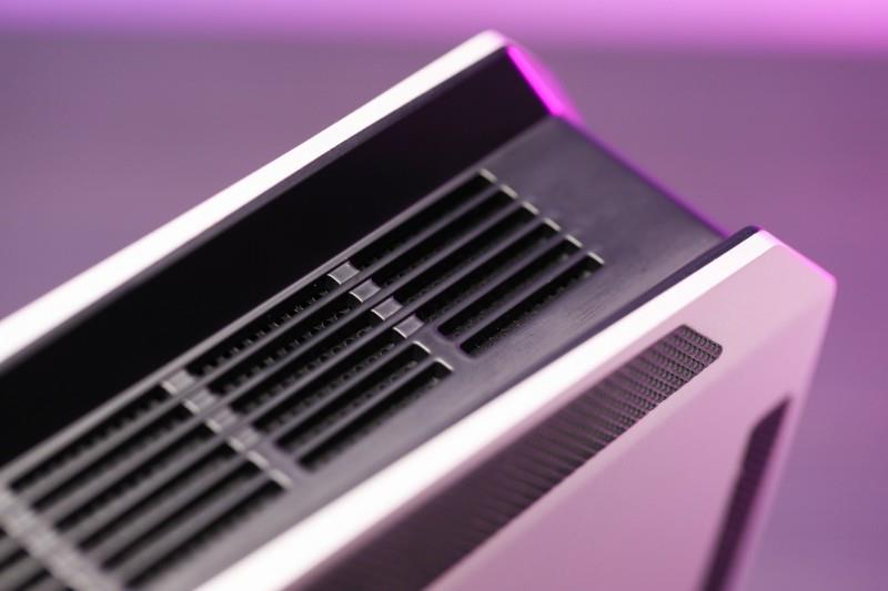 “跟上AI時代”？不，我就是時代！磐鐳YO1 AMD銳龍AI Max+395桌面AI超算中心