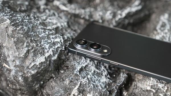 三星Galaxy S25 Edge：當(dāng)輕薄成為潮流
