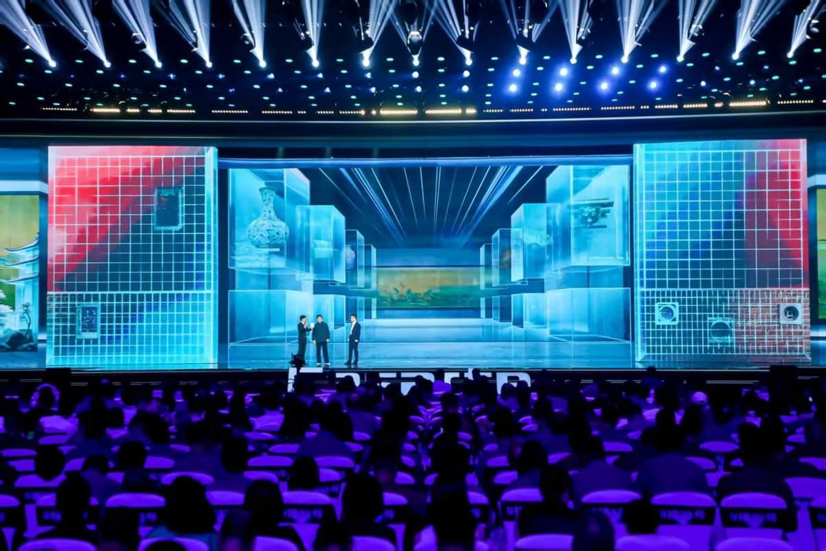 2025年三星商顯新品鑒賞會(huì)落地深圳，賦能千行百業(yè)數(shù)字化轉(zhuǎn)型