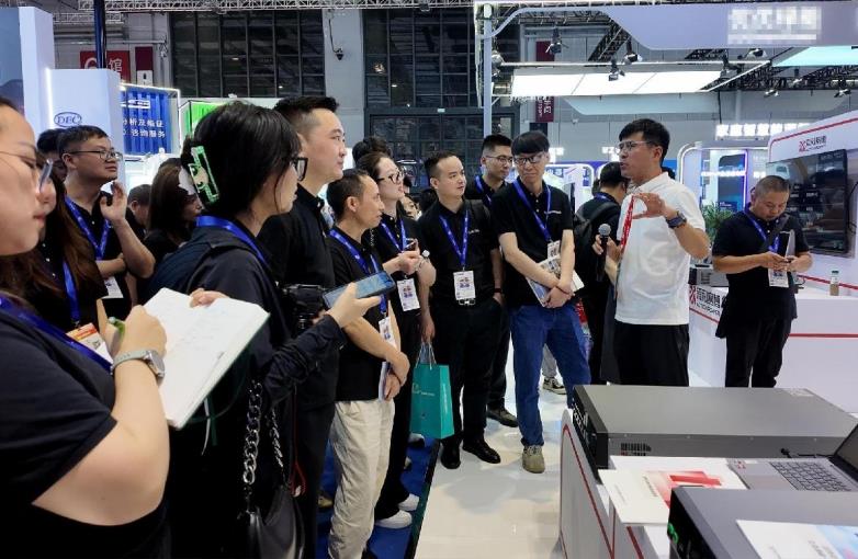 愛科賽博測試電源硬核新品，閃亮登場SNEC 2025光伏展