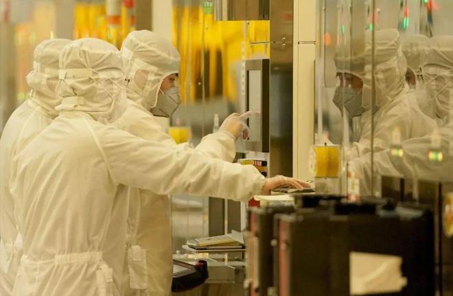 DDR4價格反超DDR5，中國存儲產(chǎn)業(yè)迎國產(chǎn)替代黃金期