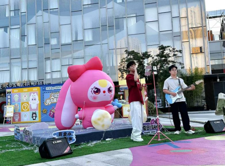 安徽省文交所文潮集市 “小 YEAH 萌力星球計劃” 在合肥市罍街南區(qū)火熱開啟！