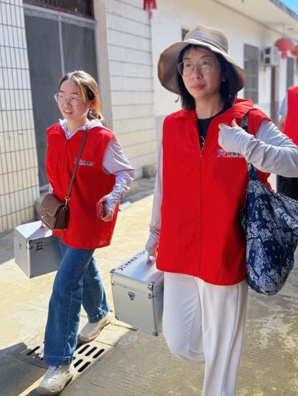科技蘊(yùn)溫情，善意滿巢湖！驍柔集團(tuán)“E家人”送健康公益行動首站正式啟動！