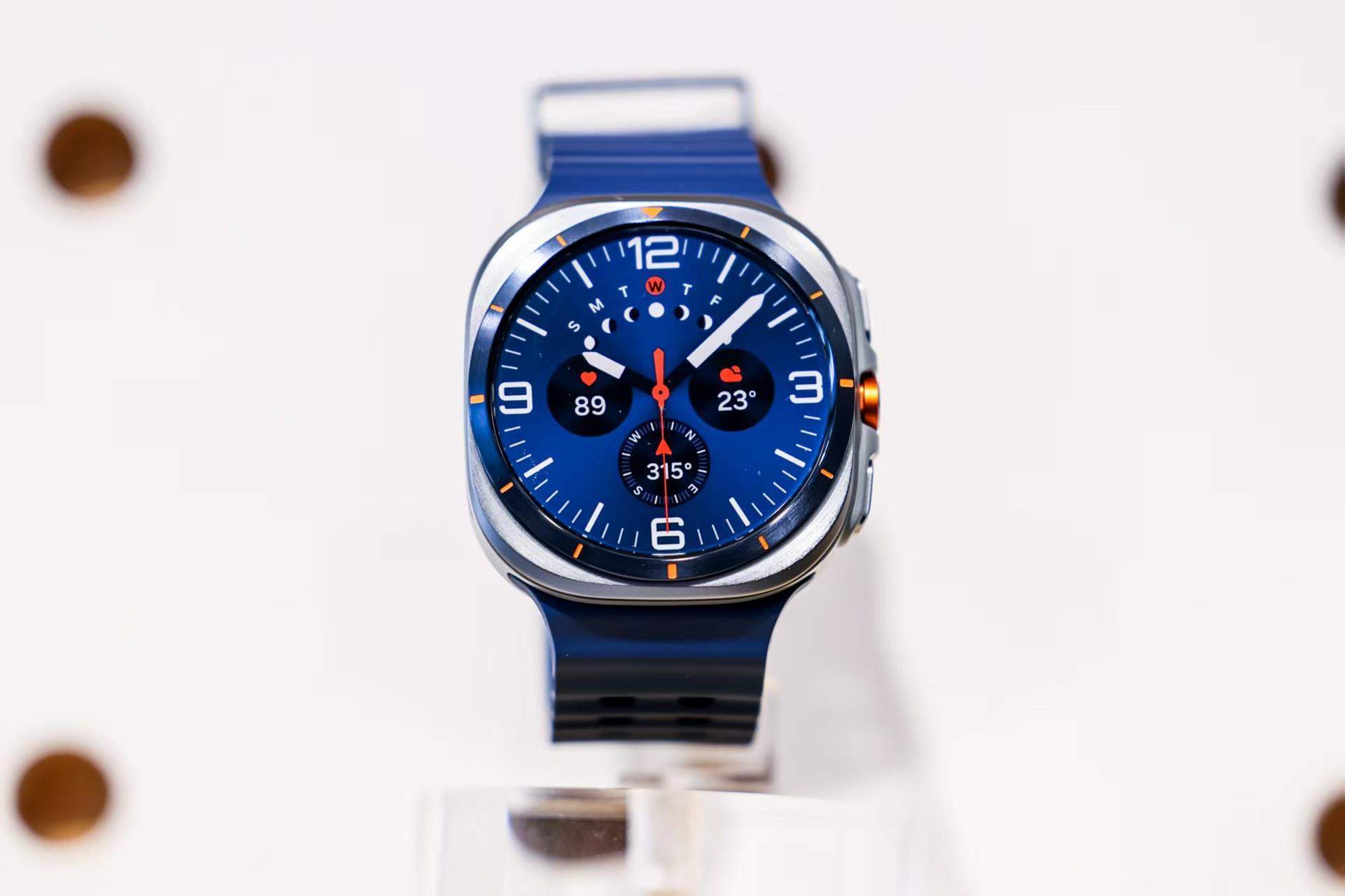 潮流配色 嶄新登場 三星Galaxy Watch Ultra(2025)火熱預約中