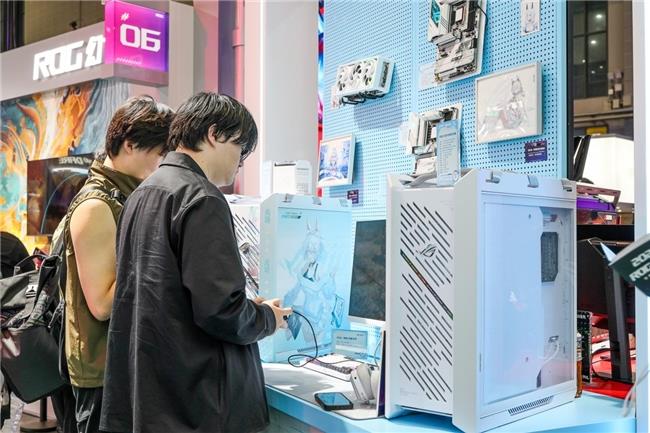 ROG參展BW 2025，煥新升級太陽神機箱實力出圈，開啟電競新體驗