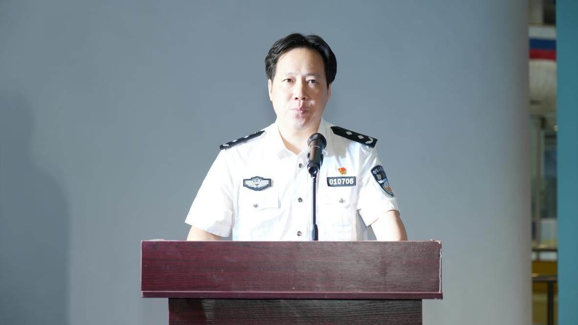 “警熊小智”亮相，趣味拼圖普法！雅迪與無錫公安玩轉(zhuǎn)安全騎行新宣教